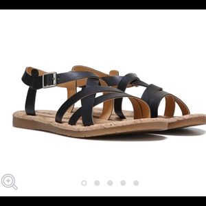Cute Korks comfy black sandals. Size 8